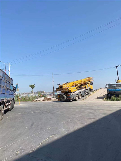 连云港市25吨吊车的租赁价格大概是多少？